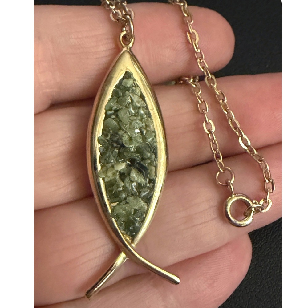 Vintage Fish Necklace Stone Gold Tone Green Good Luck